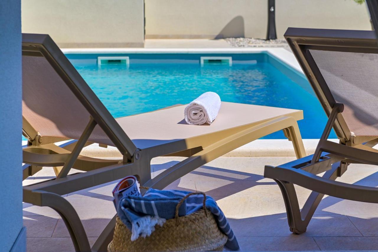 Apartment Zala With Private Pool Ližnjan Buitenkant foto